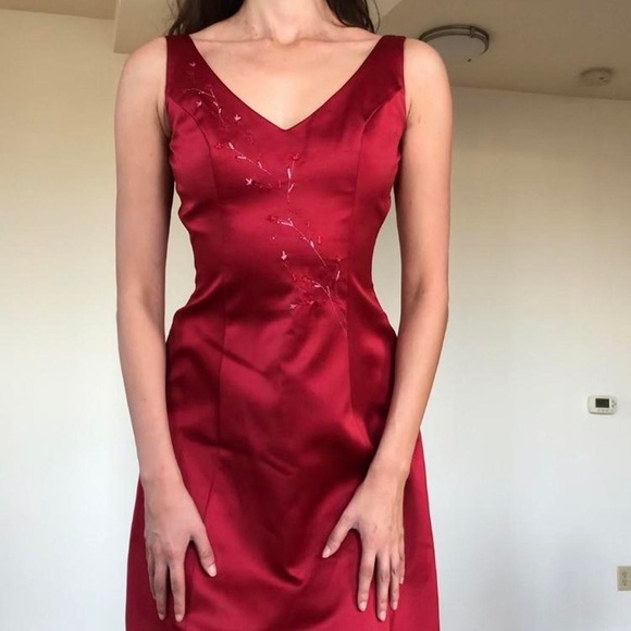 Gorgeous vintage 90s deep red evening gown ♥️ - Picture 5 of 6